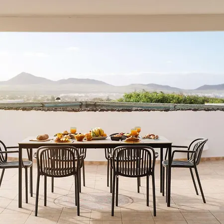 Canaryislandshost I Serena